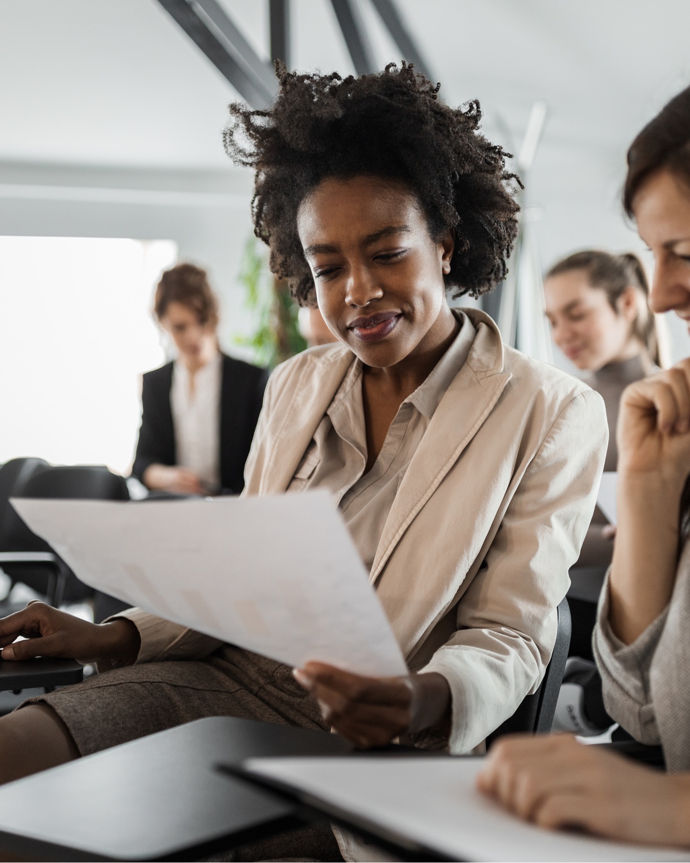 LegaC Outsourcing Group — labour and HR specialist reviewing documents